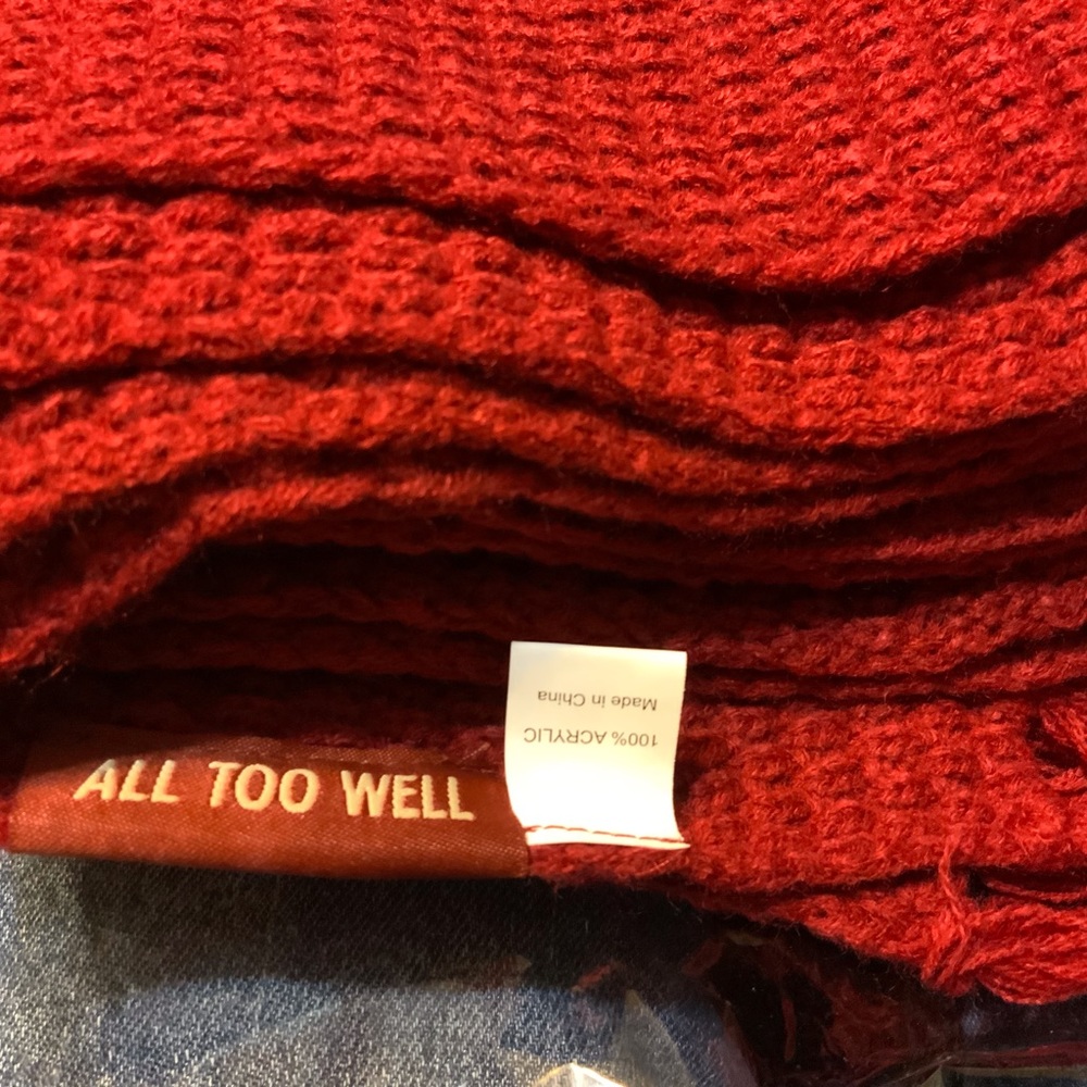 Taylor Swift All Too Well Scarf BNWT packaged. RED Authentic Sealed Last One!